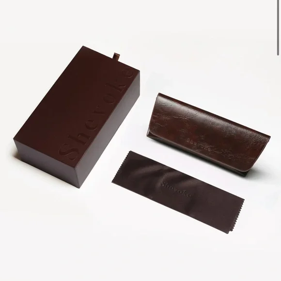 SHEVOKE Gini Black Sunglasses / As seen on Kendall Jenner / new in original box - Picture 5 of 6